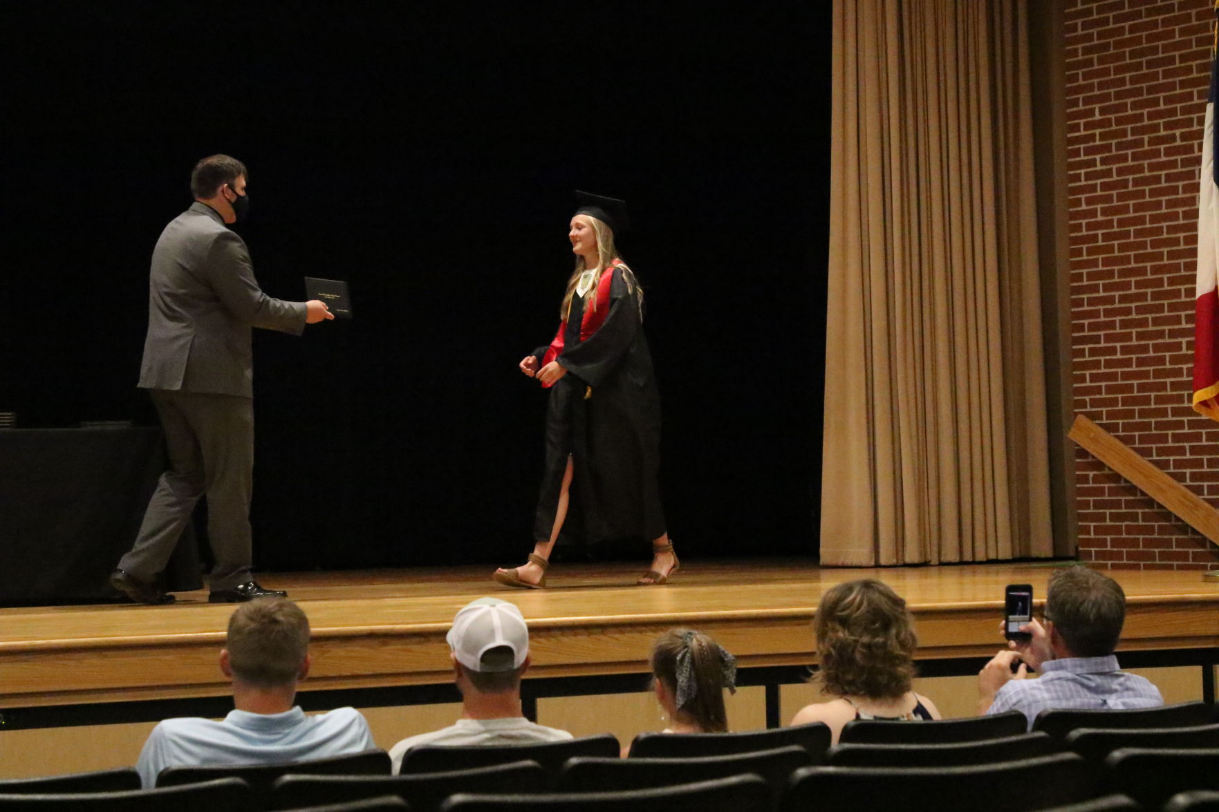 IFA_Grad1637.JPG
